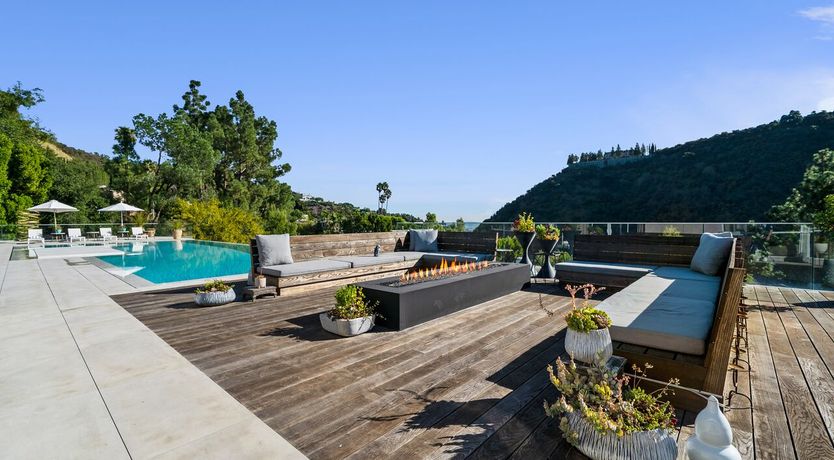 Photo of Beverly Thrills