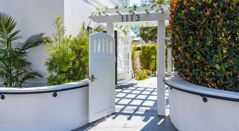 Photo of The Paintbrush