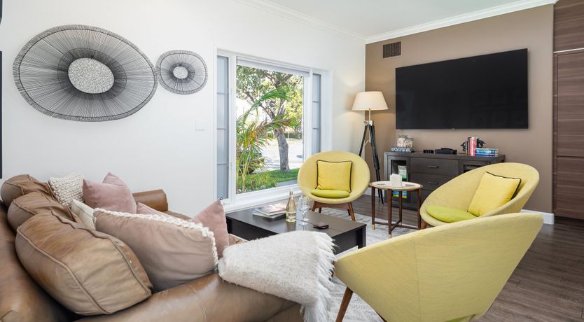 Photo of The Paintbrush