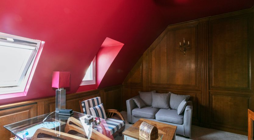 Photo of Parisian Family