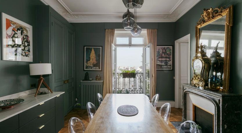 Photo of Parisian Family