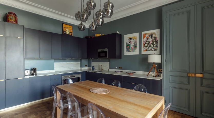 Photo of Parisian Family