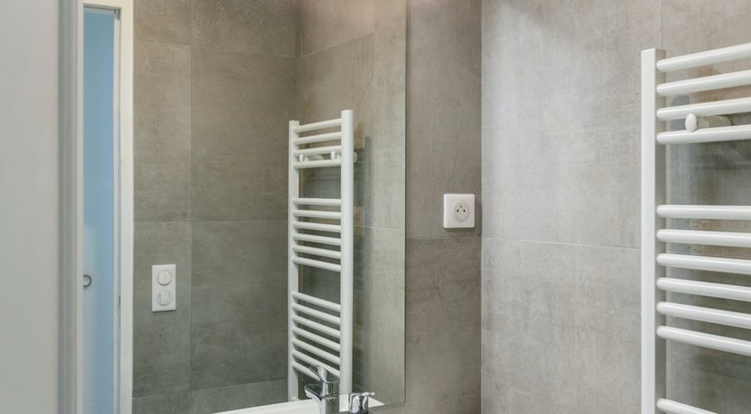 Photo of Parisian Family