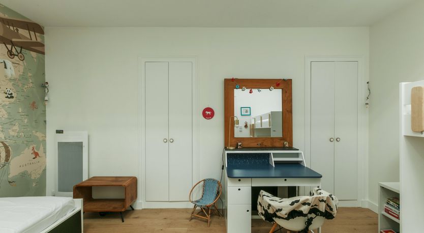 Photo of Parisian Family