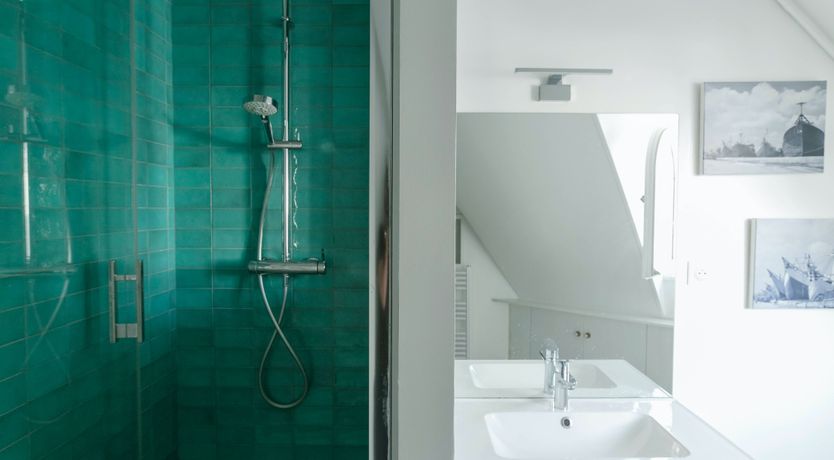 Photo of Parisian Family