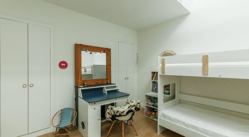 Photo of Parisian Family