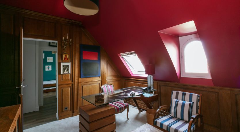 Photo of Parisian Family