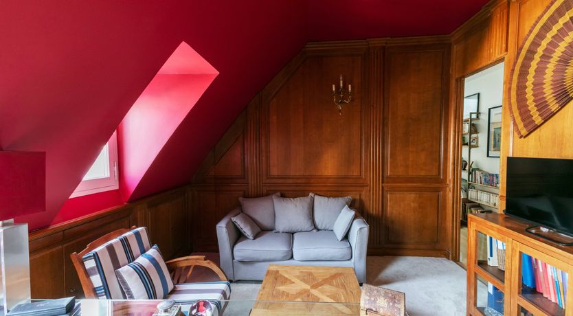 Photo of Parisian Family