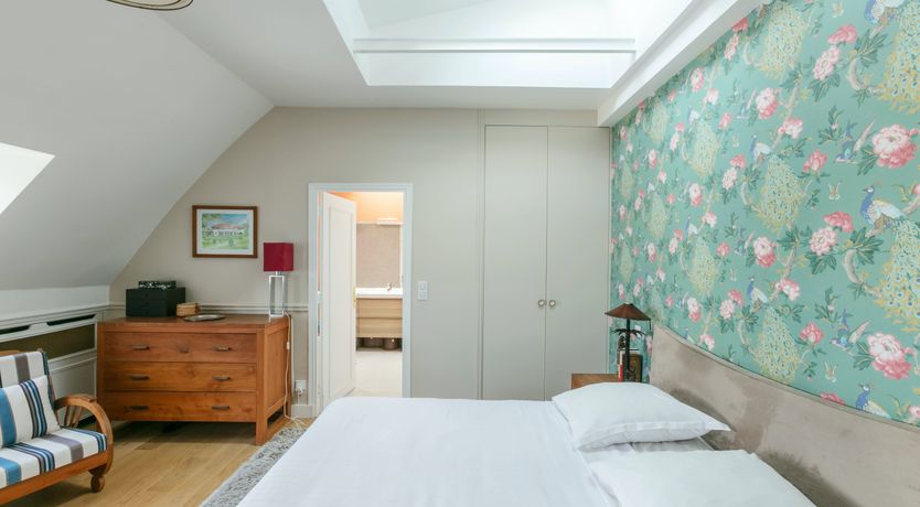 Photo of Parisian Family