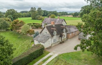 Buttercups & Roses Holiday Home