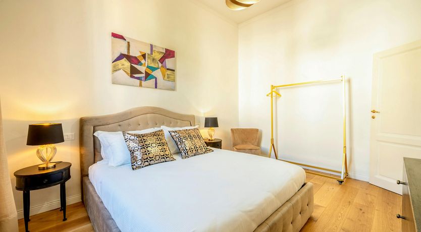 Photo of Florentine Muse