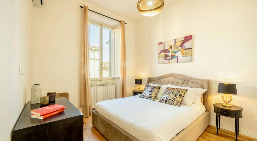 Photo of Florentine Muse