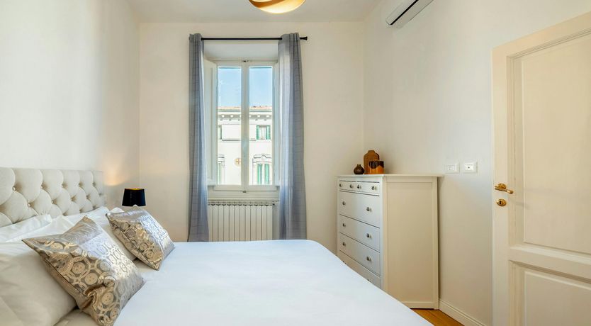 Photo of Florentine Muse