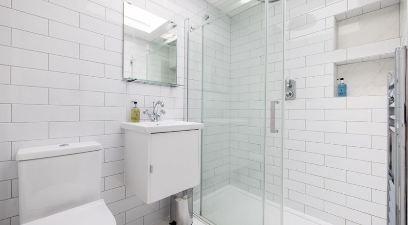 Photo of The Thames Embrace