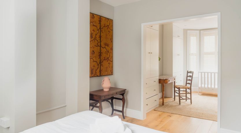 Photo of The Thames Embrace