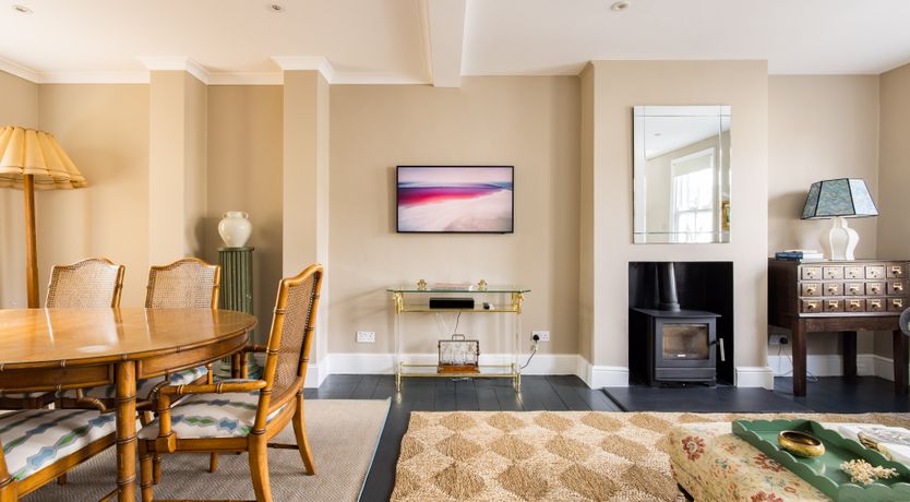 Photo of The Thames Embrace