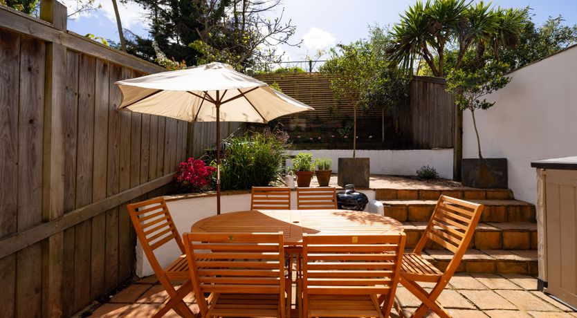 Photo of The Thames Embrace