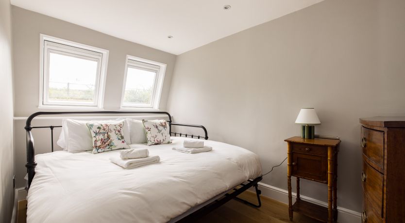 Photo of The Thames Embrace