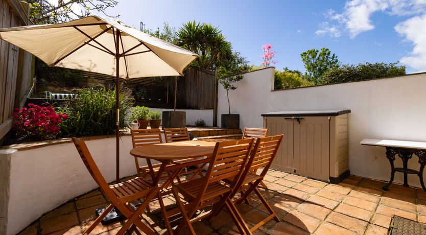 Photo of The Thames Embrace