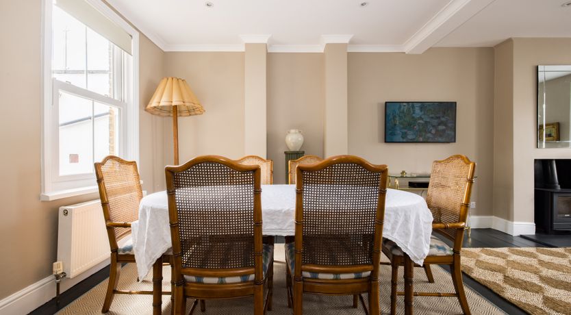 Photo of The Thames Embrace