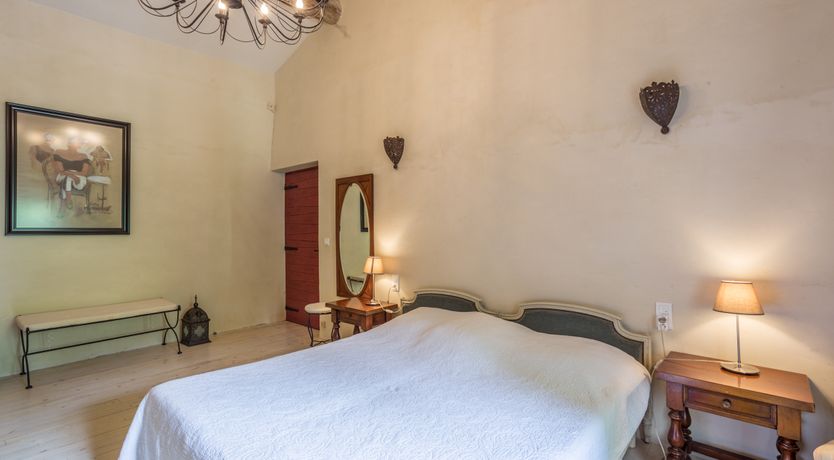 Photo of Champagne & Roses