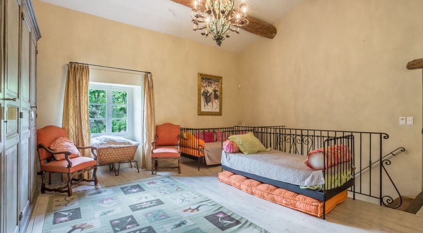 Photo of Champagne & Roses