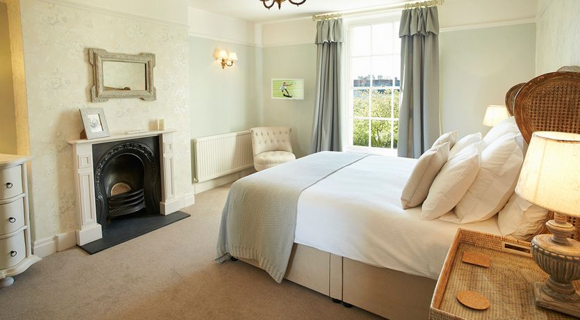 Photo of Honeysuckle & Rose