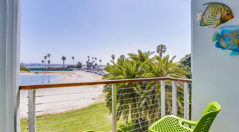 Photo of Non Stop Waves