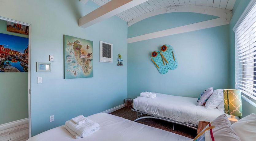 Photo of Non Stop Waves