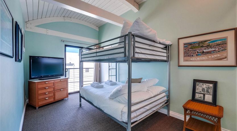 Photo of Non Stop Waves