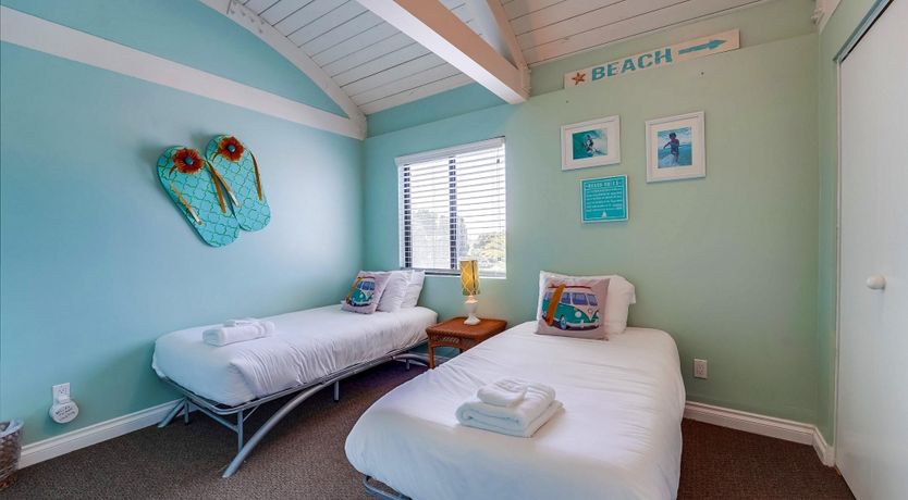 Photo of Non Stop Waves