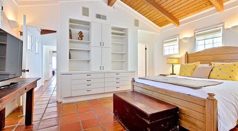 Photo of Apricot Coastline