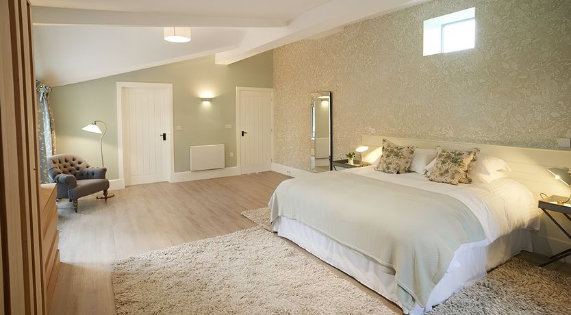 Photo of The English Embroidery