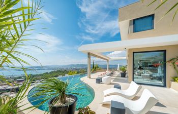A Taste of Magic Holiday Home