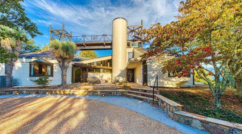 Photo of Pioneers in the Sky