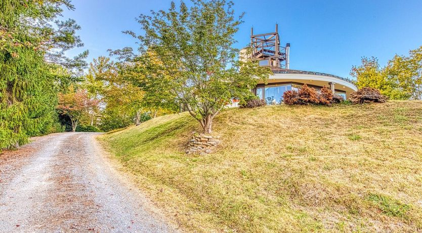 Photo of Pioneers in the Sky