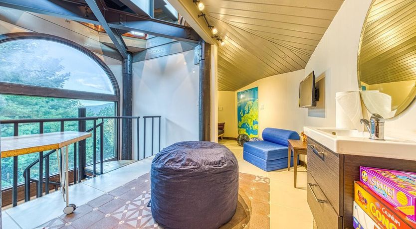 Photo of Pioneers in the Sky