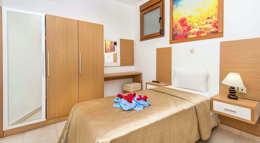 Photo of The Golden Sands