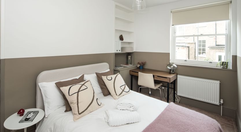 Photo of Mid-Century Royale