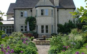 Photo of Cotswold Court