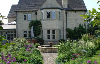 Cotswold Court Holiday Home