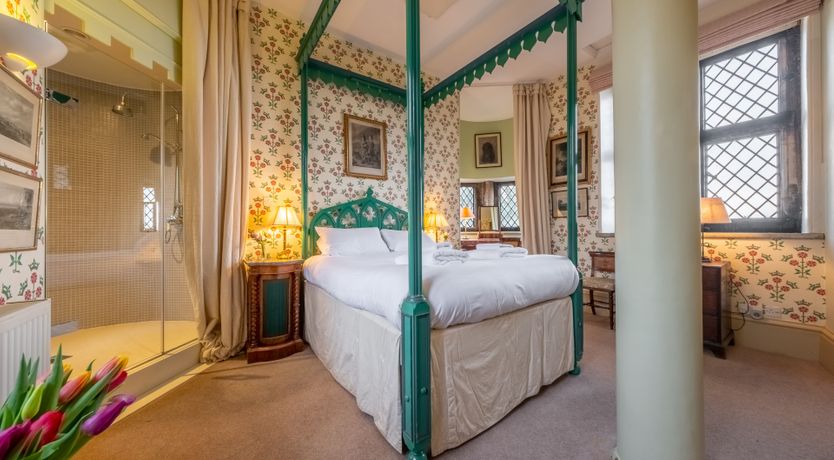 Photo of To the Tower