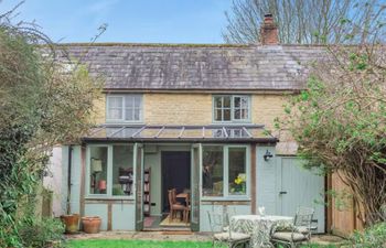 Cottage Hideaway Holiday Home