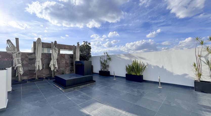 Photo of Cosmopolitan Zen