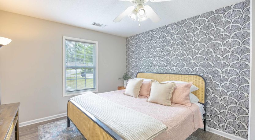 Photo of Georgia Rose