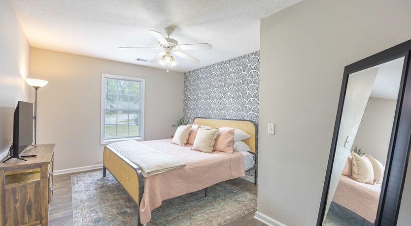 Photo of Georgia Rose