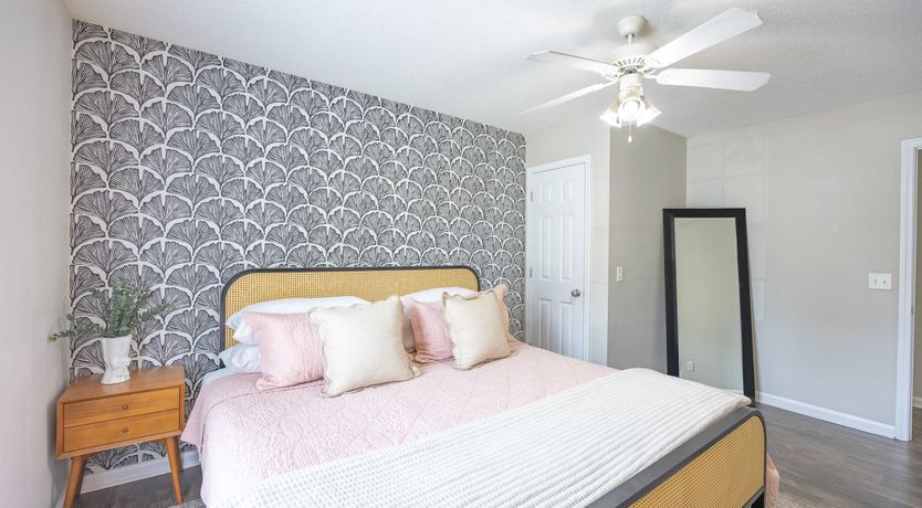 Photo of Georgia Rose