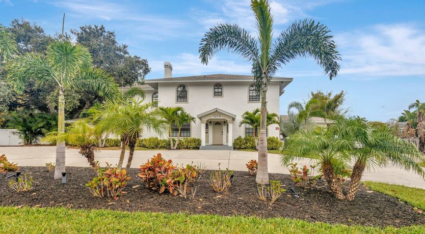 Photo of Palm Mansion