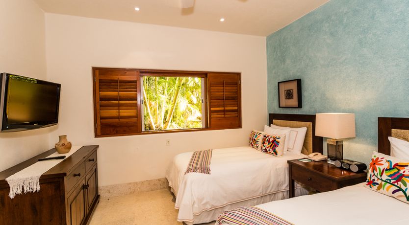 Photo of Pacific Paraíso