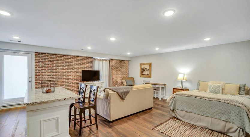 Photo of Stately Boro